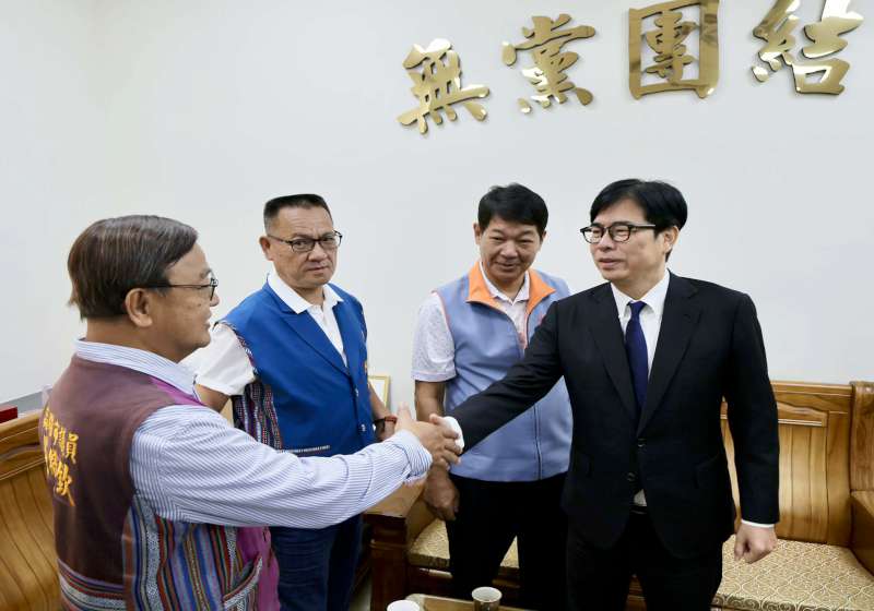 高市議會第4屆第7次定期大會開議 陳其邁率隊拜會正副議長黨團盼攜手促城市轉型