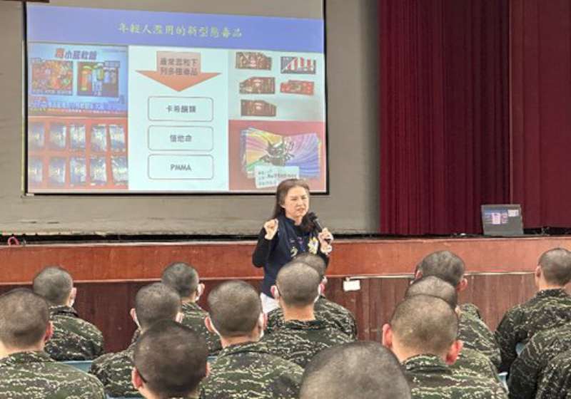 高市警局少年隊攜手中信反毒基金會 前進海軍新訓中心有獎徵答宣導反毒防詐