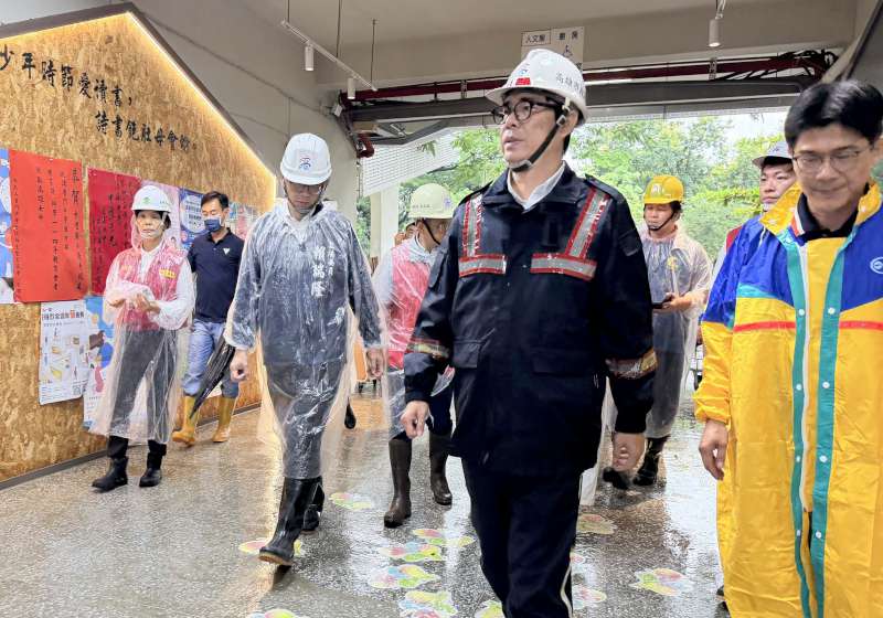 雙颱外圍環流雨彈襲高市美濃、旗山區午後停班課 市府訪視校園災情要求教育局協助