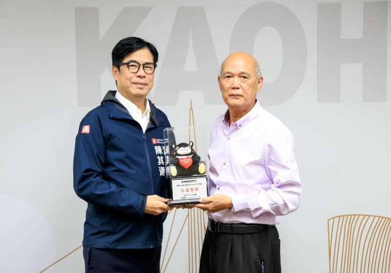高市工會行善特攻隊8幹部成員發揮專長團結互助 市政會議接受陳其邁表揚