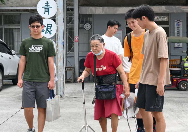 義大美濃世代共榮大學社會責任計畫 師生取材地設計高齡友善飲食走讀文化場域