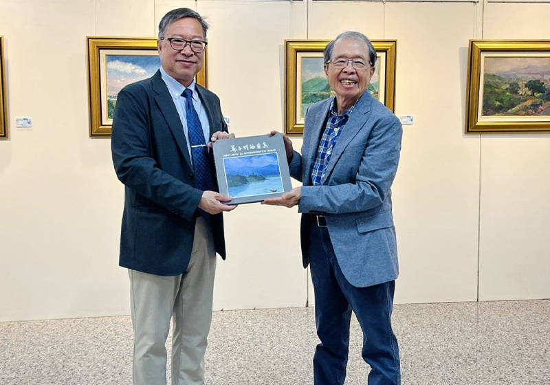 高醫大藥學系校友鄭子明台灣的角落個展 智慧館藝廊精選30幅油畫邀賞