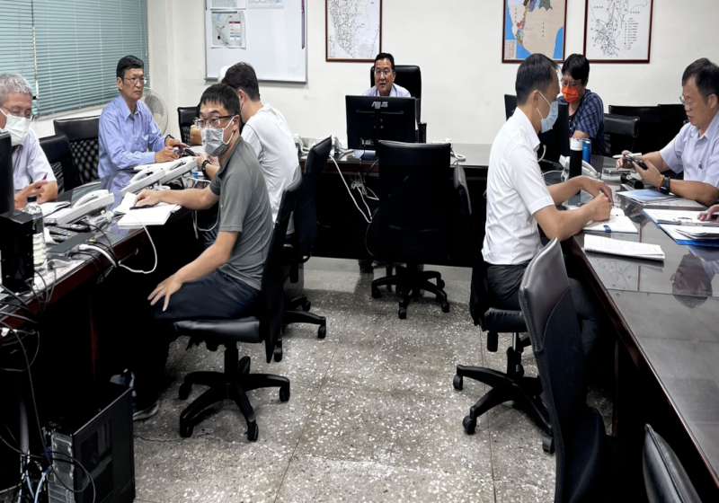 強颱薔琵來勢洶洶 台電鳳山區處啟動防災應變調派人力機具待命搶修