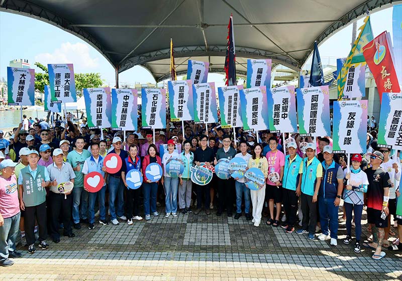 高市林園區公所端午龍舟嘉年華傳統龍舟賽 陳其邁宣布加碼冠軍獎金1萬元