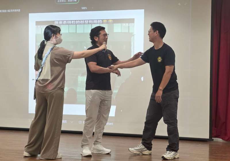 高市凱旋醫院緊急精神醫療處置種子教師教育訓練 11小時課程通過評核獲頒證書