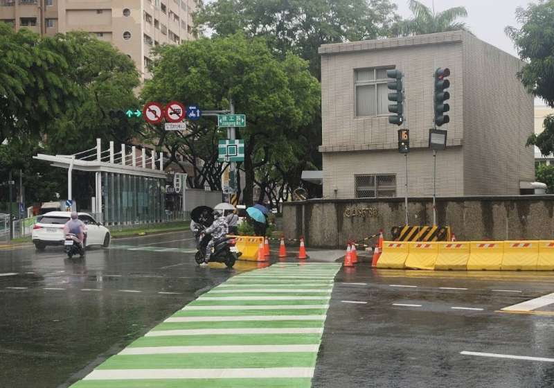 高市捷運局續推進高捷黃線工程 廣納民意滾動調整重鋪柏油交維設施