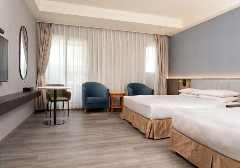 義大皇家酒店義遊未盡專案邀親子暢玩遊樂設施 天悅飯店對中身分證字號優惠入住