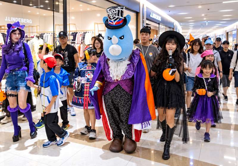 義大世界購物廣場萬聖大遊行早鳥報名免費搭摩天輪 遊樂世界義大恐龍萬聖趴邀同樂