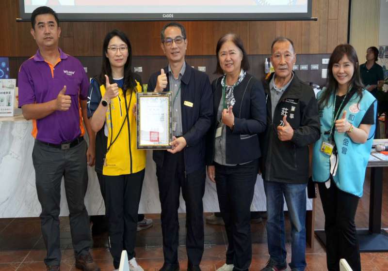 高市岡山醫院五師共管協防嘉興國中巧固球隊 基金會捐資挹注培育獎金