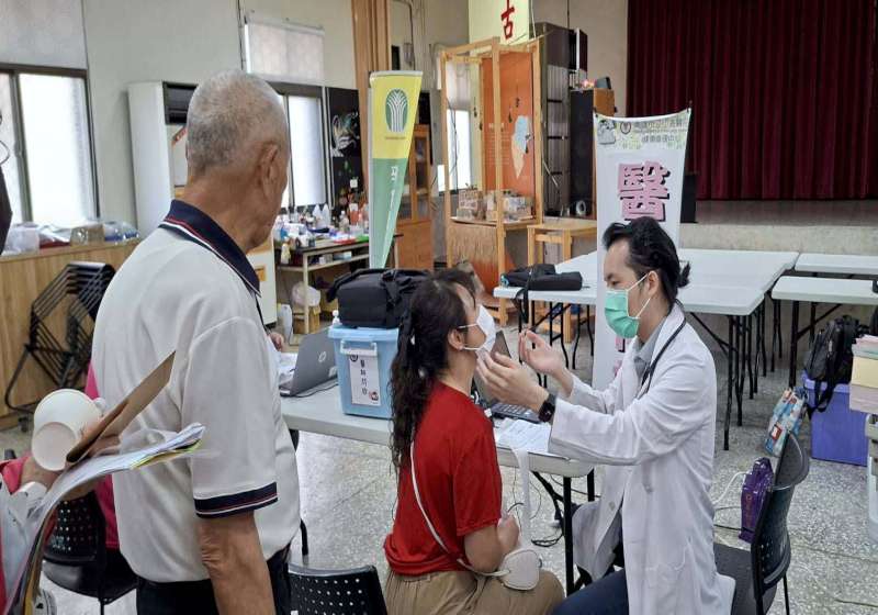 高市農業局115年首前進梓官區 邀專業醫師營養師助農友健檢評估職傷