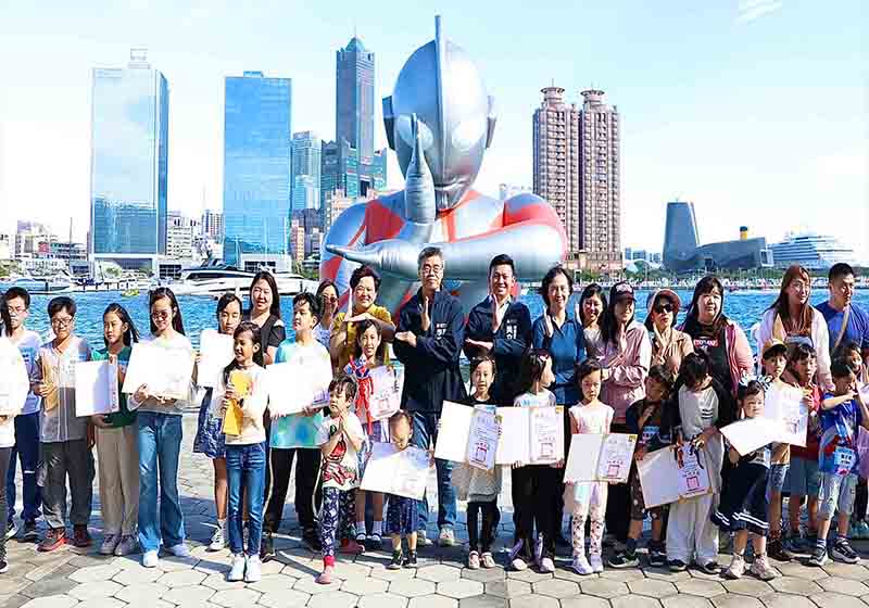 高市教育局寫生暨著色比賽頒獎 48名金牌得主齊聚高流合體初代超人力霸王