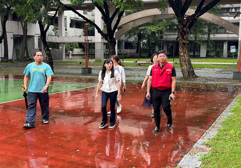 連日豪雨教育局續訪市多所國中小高中受災情形 要求落實環境清消防登備戰開學