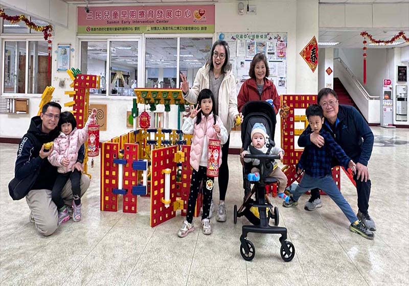 高市社會局兒福中心寒假系列活動 繪本導讀實作大筒連發槍率先伴親子同樂