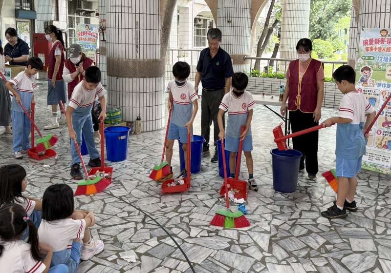 高市小港區小港國小生活教育設計5關卡 學生化身家事達人闖關大冒險