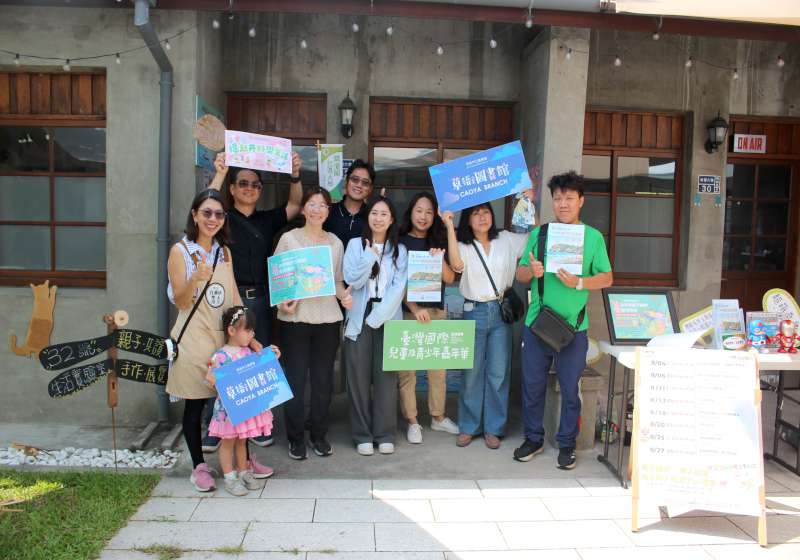高市鎮港園社大攜手高市圖草衙分館打造32號生活實驗室 進駐台塑王氏昆仲公園