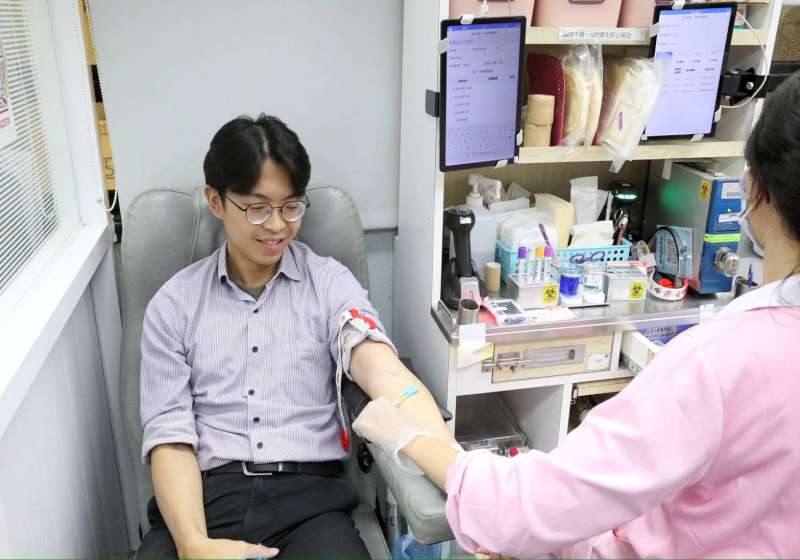 中油大林廠號召同仁眷屬廠商民眾挽袖 募得21750cc熱血