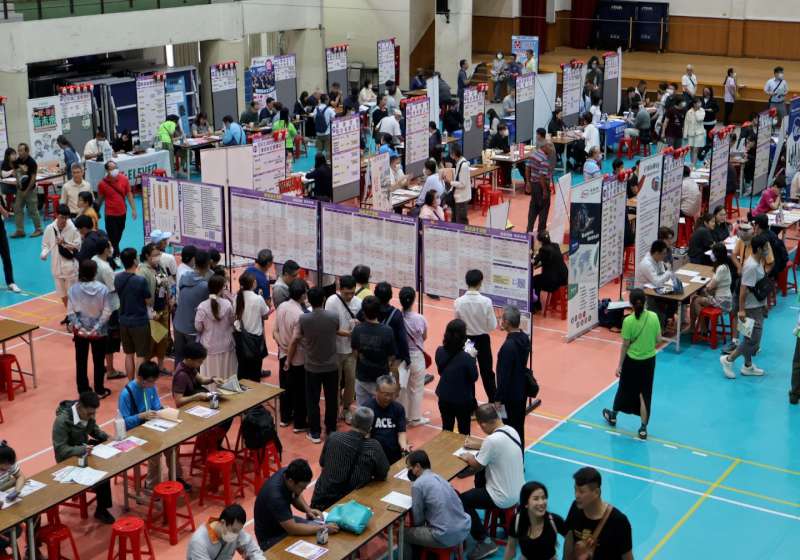 高市勞工局社安網專案辦公室媒合就服資源 助職業婦女調整工時兼顧家庭育兒