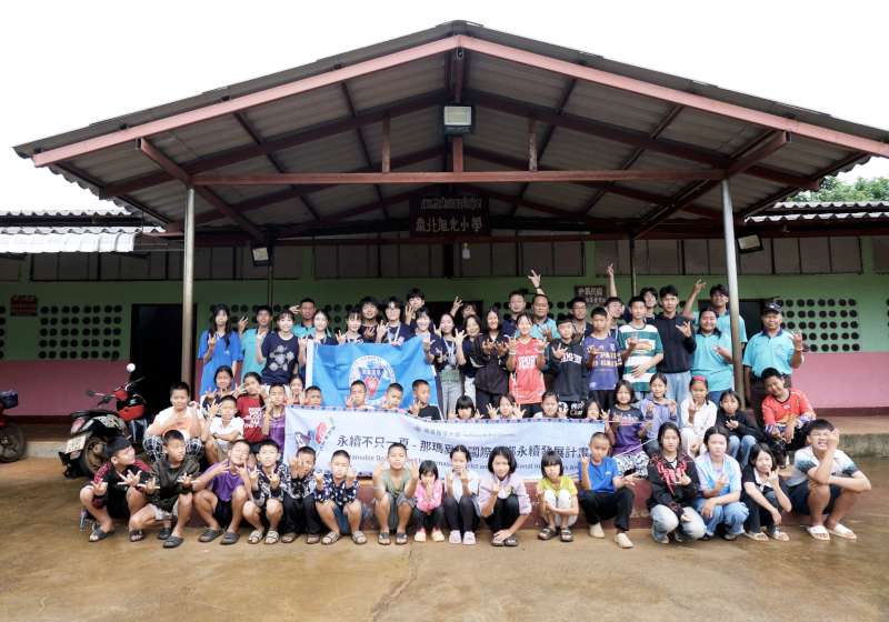 高醫大醫學系、高醫國際醫療中心前進泰國清邁府大谷地 陪伴學童孤兒強化健康知能