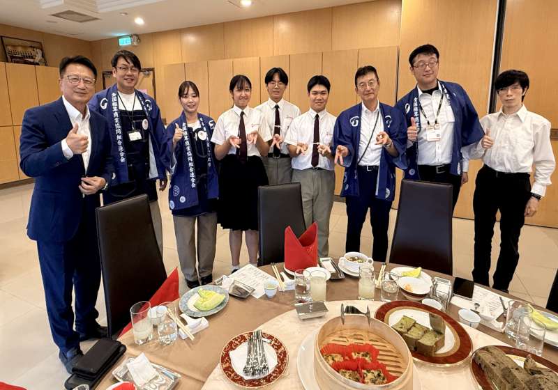 日靜岡縣企業續攜手高市中山工商前進高雄國際食品展 餐飲科師生演繹台日創意料理