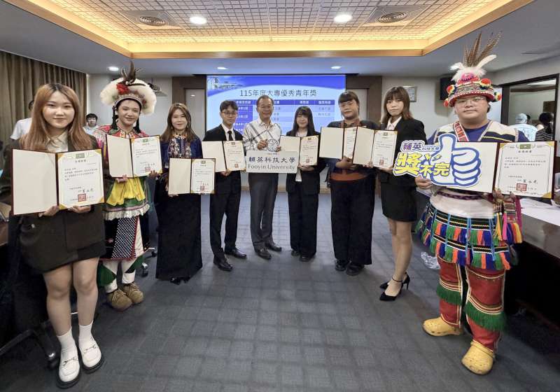 輔英科大8生榮膺115年大專優秀青年助產系學會、健康休閒社同獲佳作