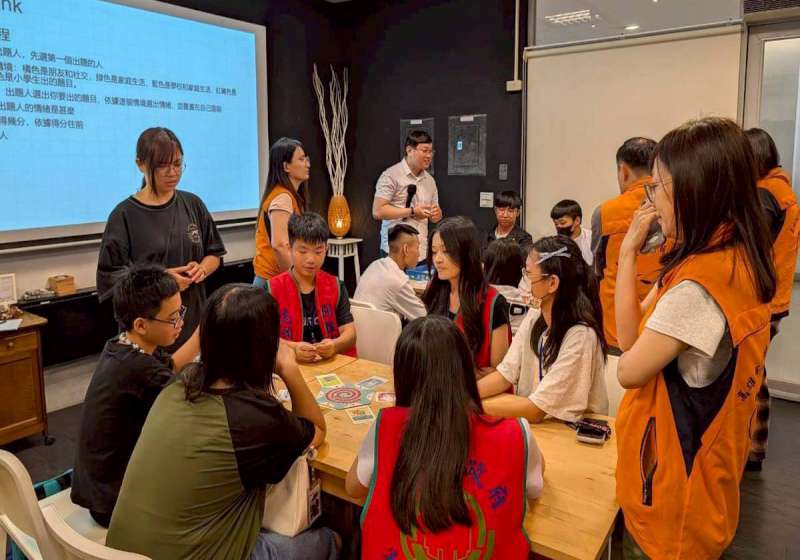 高市警局少年隊攜手少輔會前進校園宣導反毒防詐 助177名少年媒合工讀避免被害