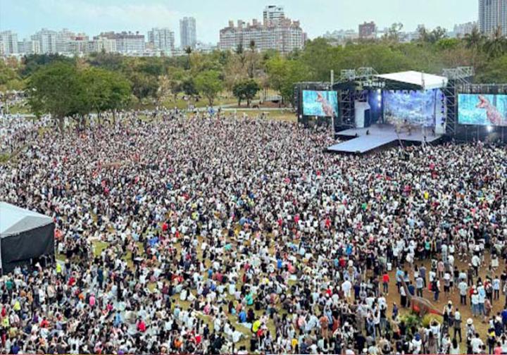 高市教育局2026兒童節恐龍酷樂園3天吸逾28萬人進場 10萬人看恐龍表演