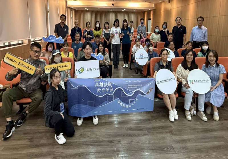 高市教育局2026高雄技職教育年會 國高中職教師觀摩智慧造船訪科大教學現場