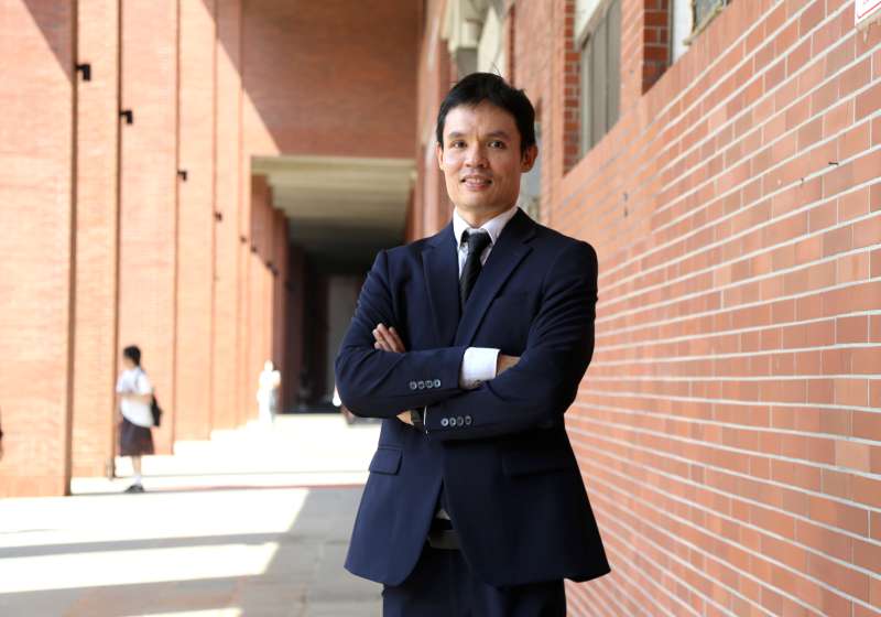 中山大學電機系馬來西亞籍副教授康斯証深耕控電工程 榮膺國科會吳大猷先生紀念獎