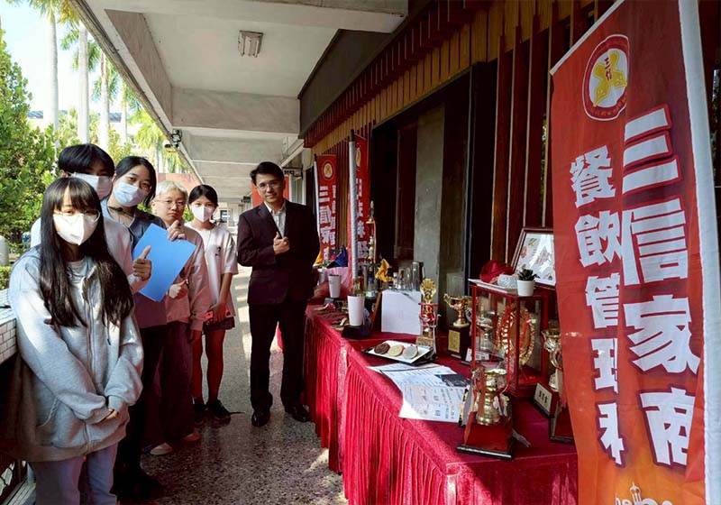 高市三信家商特色招生暨建教班說明會 解析日式料理專班術科檢定重點