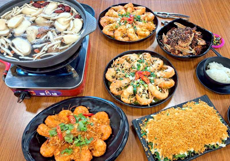 連名人也搶著訂位的活蝦名店！ 雲蝦莊 生猛活蝦均一價500元 狂推25種口味 