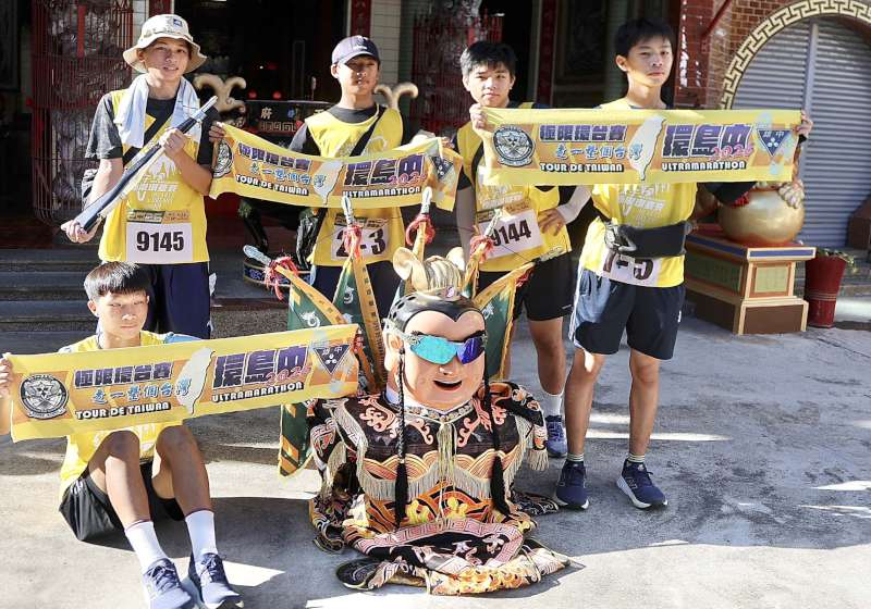 雄中3儀隊學生自主報名2026九天盃太子極限賽 28天徒步環台一周