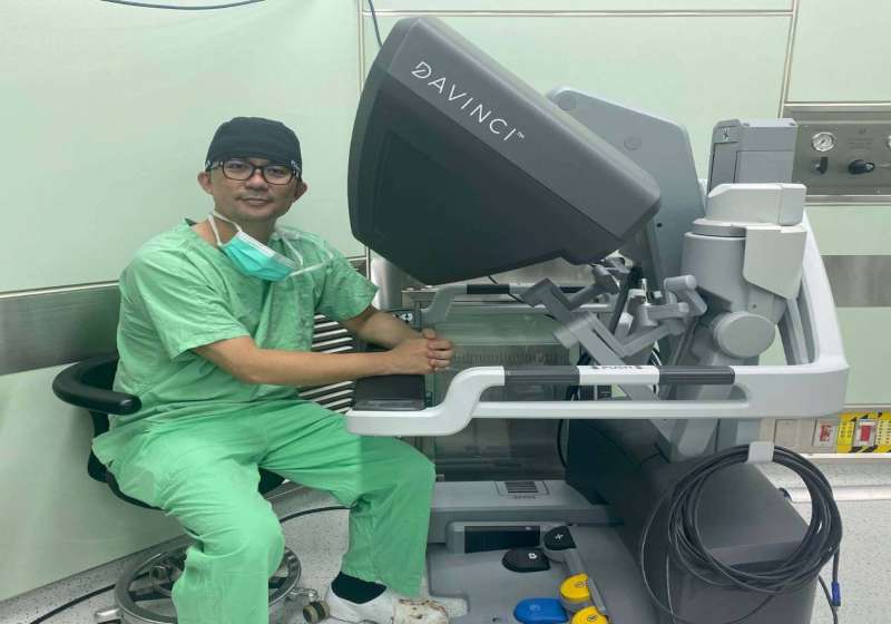 高市6旬男腫瘤擴散致左腎積水 大同醫院跨科達文西機械手臂切除患部重建泌尿系統