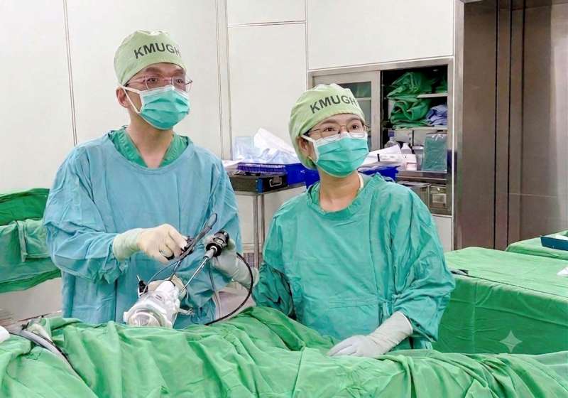 高醫岡山醫院一般及消化外科整合腹腔鏡達文西單孔手術 完成逾700例膽囊切除