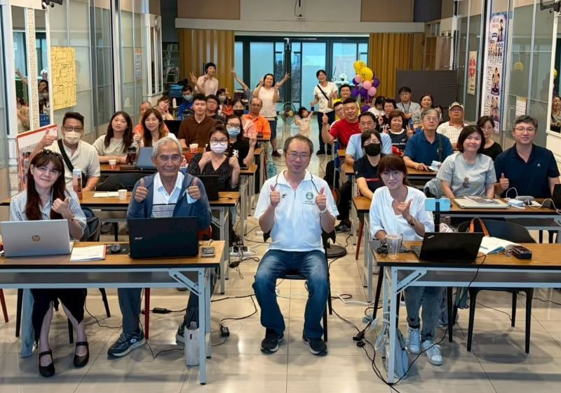 AI浪潮襲來!高雄市印刷業職業工會開辦AI應用課程 助會員數位轉型獲熱烈迴響