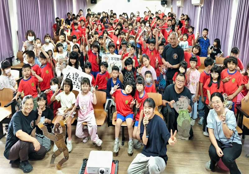 高市橋頭區甲圍國小攜手劇場、皮影戲團 演繹動物故事宣教接納不足同理他人
