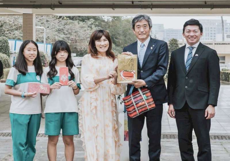 日本東京八王子市代表團訪高市鼓山區壽山國中 東京都立大學啦啦隊伴體驗肢體律動