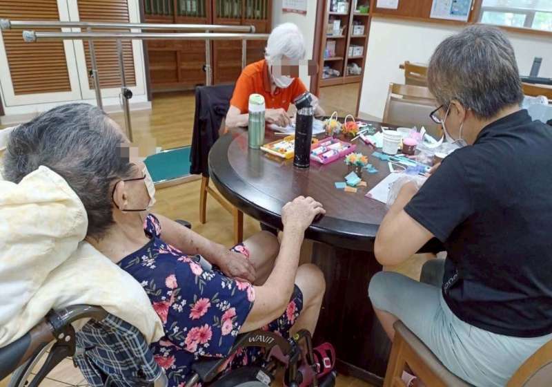 高市4據點試辦衛福部互助喘息服務 首次使用免費體驗2次