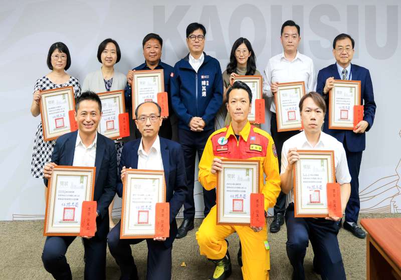 陳其邁市政會議要求相關局處落實防颱整備 暑期青春專案首重青少年安全