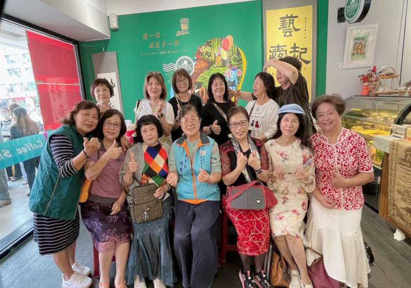 翔鳳慈善關懷協會攜手富涵照顧協會 推藝起傳愛再造烏托邦首檔公益聯展「愛心初綻」