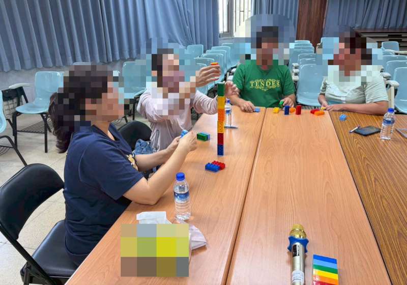 高市警局少年隊攜手少輔會續辦家長支持團體活動 心理量表搭配六色積木釐清親子衝突