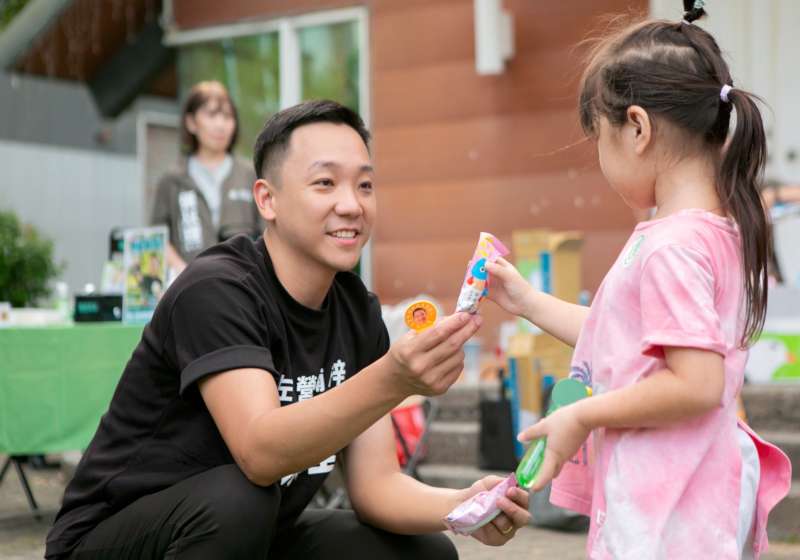 張以理辦親子派對 提出左楠育兒政見
