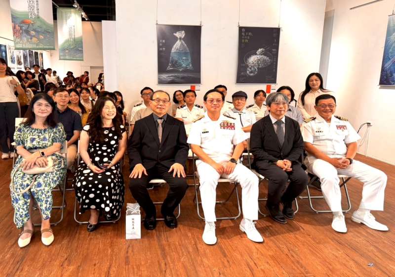 勤益科大攜手海軍官校2026年海洋永續保衛隊頒獎 高師大116藝術中心展成果