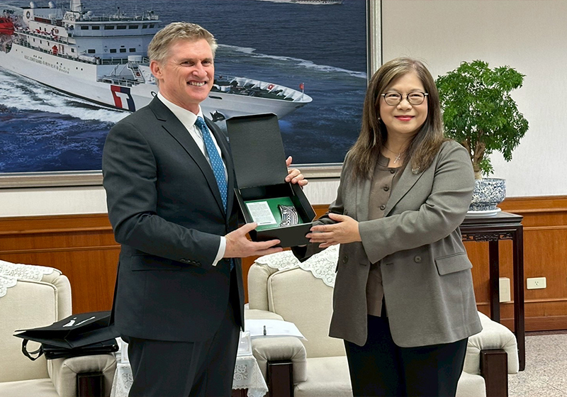 紐西蘭商工辦事處代表梁思齊受訪海委會 商討海域安全、保育等議題