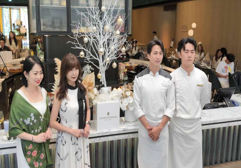 第五屆白手杖永生花公益展洲際酒店邀賞 林小霜作品「觸」獲典藏作公益