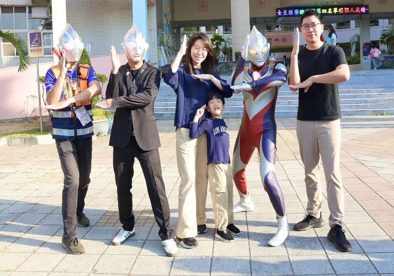 史上最長30天寒假結束 日本知名文創IP現身高市左營區新上國小喜迎親師生
