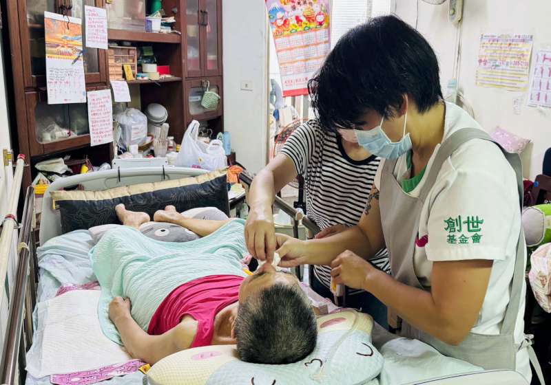 創世基金會高雄分會到宅服務擴大對象 3年嘉惠需求對象成長近一倍