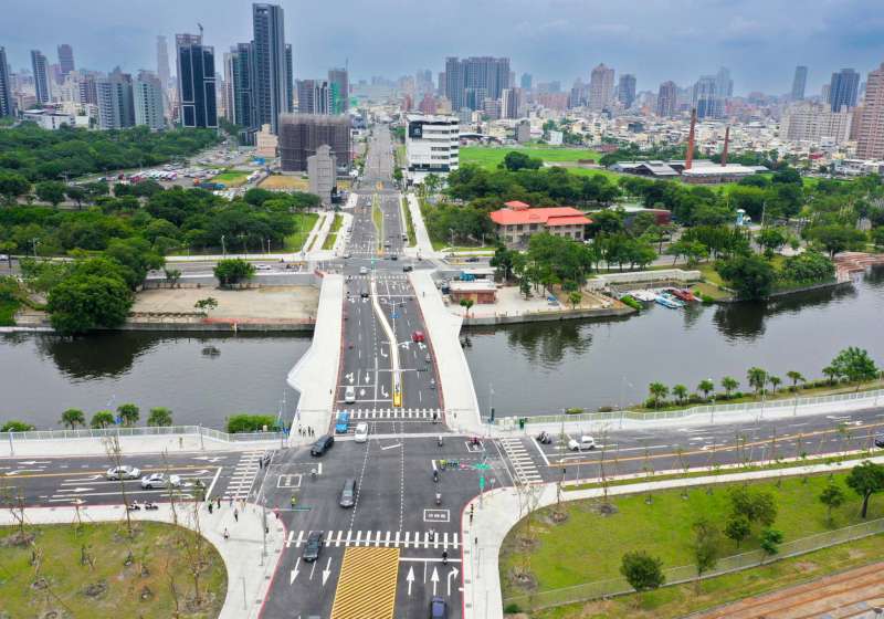 高市九如橋改建提前約5個月完工通車 分流轉彎車汽機車共用主線道