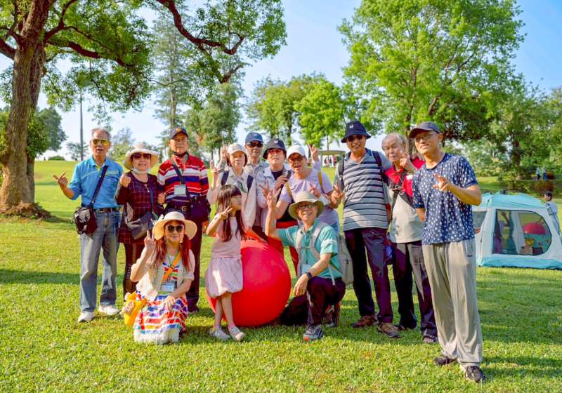 「找一片綠心—春日野餐趣」活動再加碼  高雄熊快閃掀勞動節連假高潮