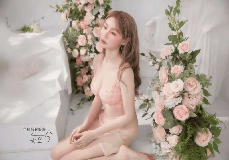 EASY SHOP攜手中職啦啦隊女神短今 春夏主打商品「戀戀花開」「RUN動感美型」登場