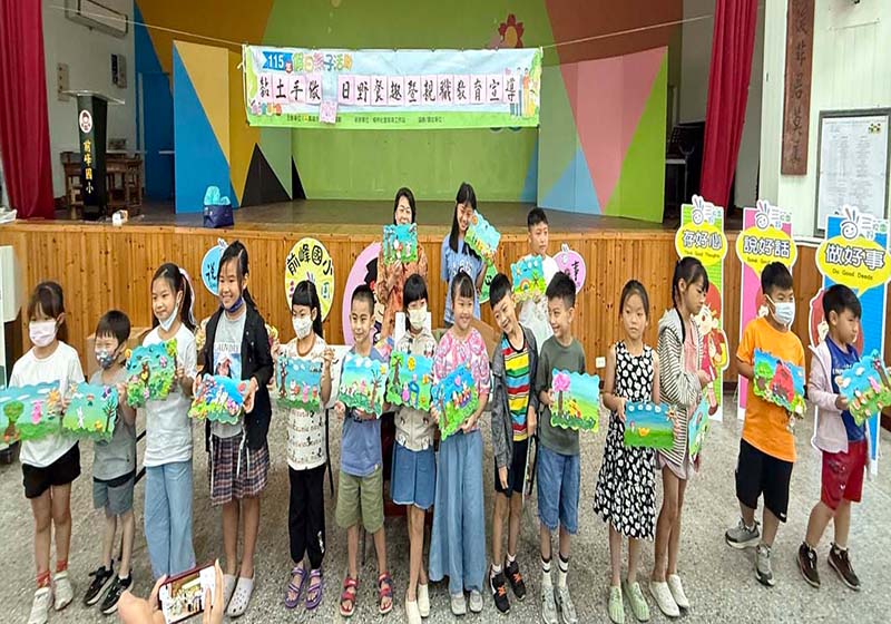 高市社教館攜手教育局家教中心親子共學列車 邀蔡麗貞岡山區前峰國小指導親子捏塑